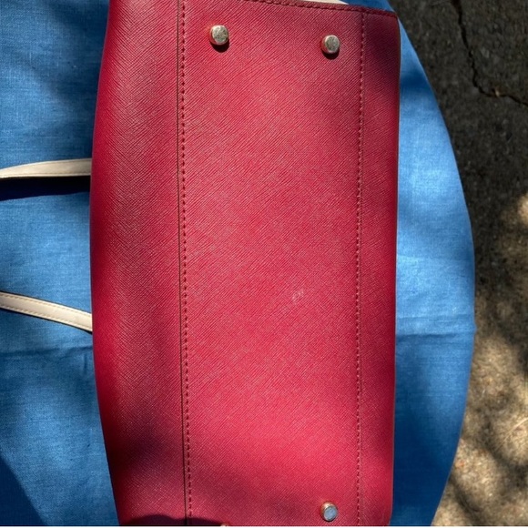 Kate Spade ♠️ Leather Handbag Great Size And Condition! Linen And Merlot Colors! - Picture 2 of 9